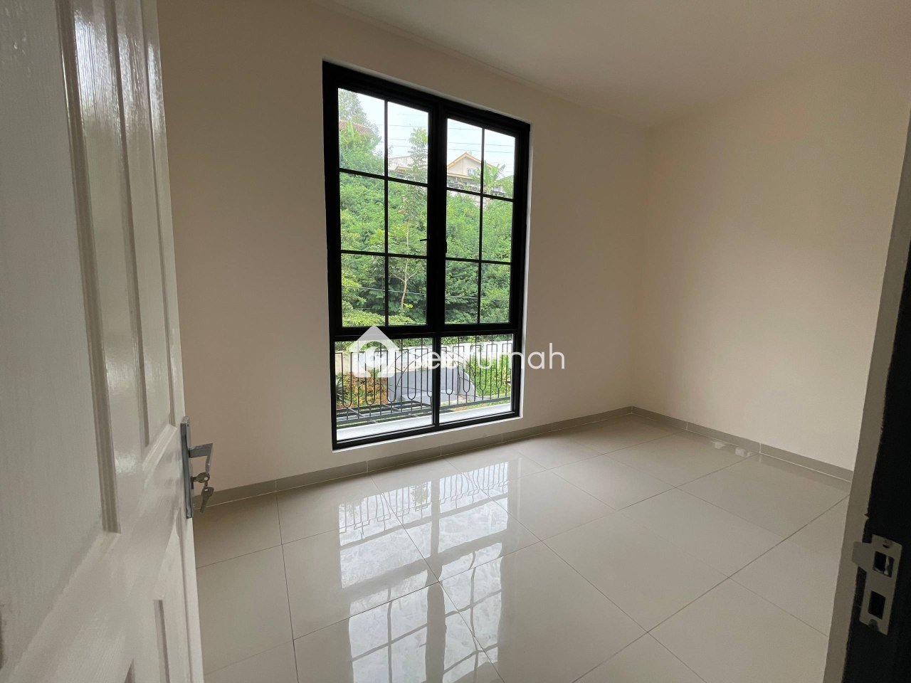 Foto tambahan properti: Jual Rumah Murah 2lantai dekat kota baru parahyangan Bandung - 6 foto lainnya