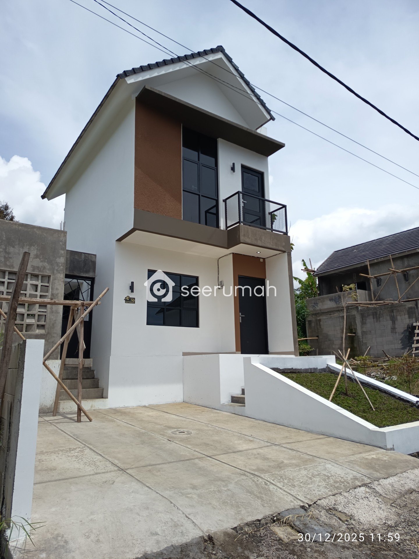 Foto tambahan properti: Dijual Rumah Villa Asri Griya Jambudipa Cisarua Lembang Bandung - 1 foto lainnya