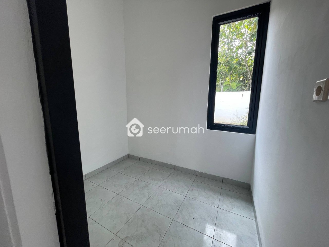 Foto tambahan properti: Jual Rumah Minimalis Modern 2 Kamar dekat exit Tol Parahyangan, Harga Mulai 300 Jutaan - 3 foto lainnya