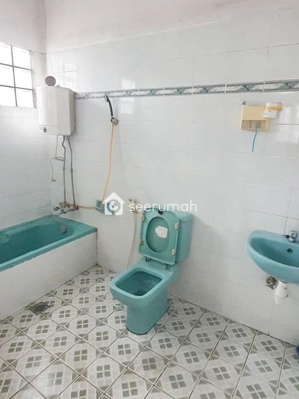 Foto tambahan properti: Rumah 2 Lantai LT 365 m² di Cikutra Pahlawan Bandung - 2 foto lainnya