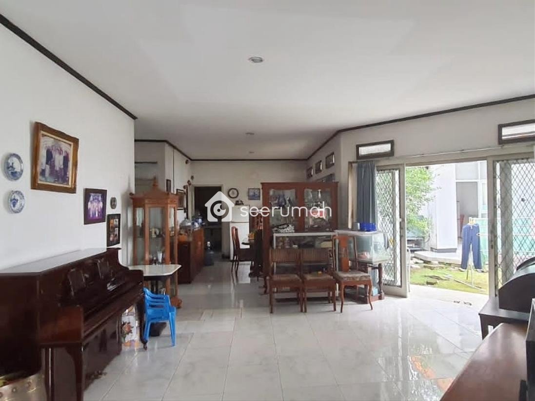 Foto tambahan properti: Rumah 2 Lantai LT 365 m² di Cikutra Pahlawan Bandung - 5 foto lainnya