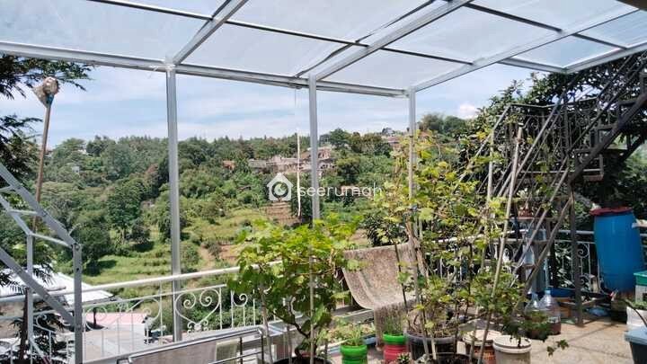 Foto tambahan properti: Jual Rumah Mewah 2 Lantai di Ciumbuleuit Bandung Utara, main road - 6 foto lainnya