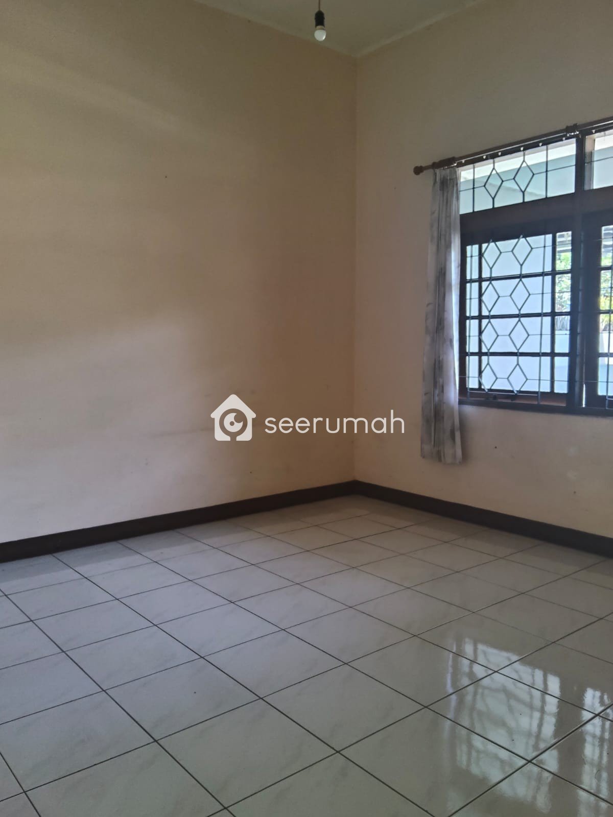 Foto tambahan properti: Rumah Siap Huni 3 Kamar di jalan  Kembar Bandung, SHM, 181 m² - 3 foto lainnya