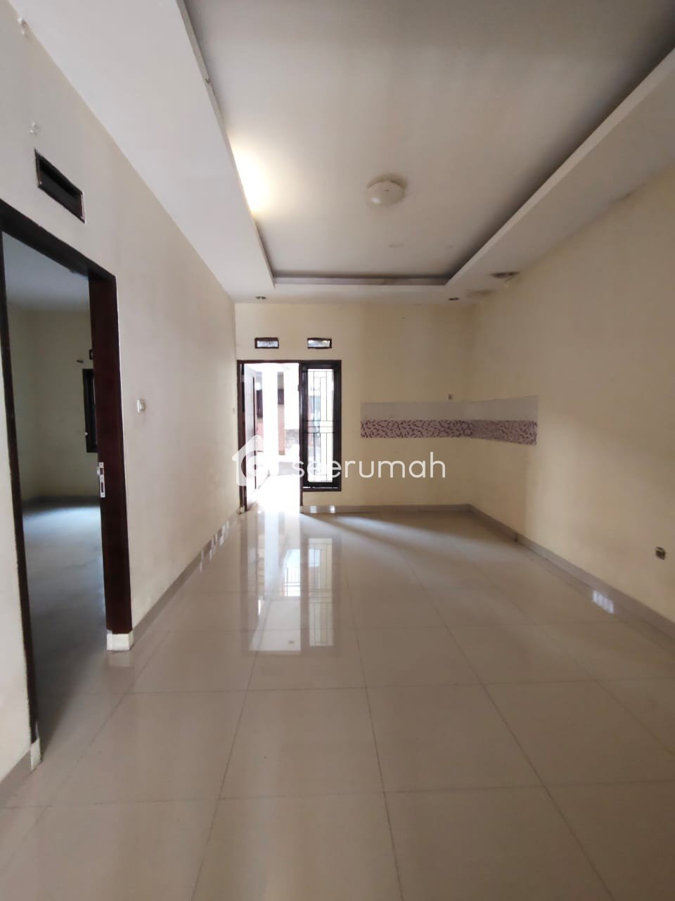 Rumah 2 Lantai 6 Kamar di Antapani Tengah Bandung, Town House One Gate - Image 2