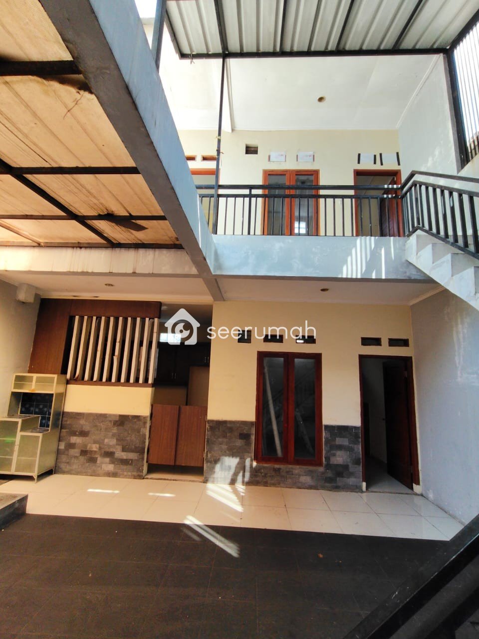 Rumah 2 Lantai 6 Kamar di Antapani Tengah Bandung, Town House One Gate - Image 6