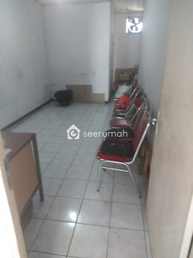 Foto 3 properti: Rumah Luas 200m2 di Pharmindo Cimahi, Harga Murah
