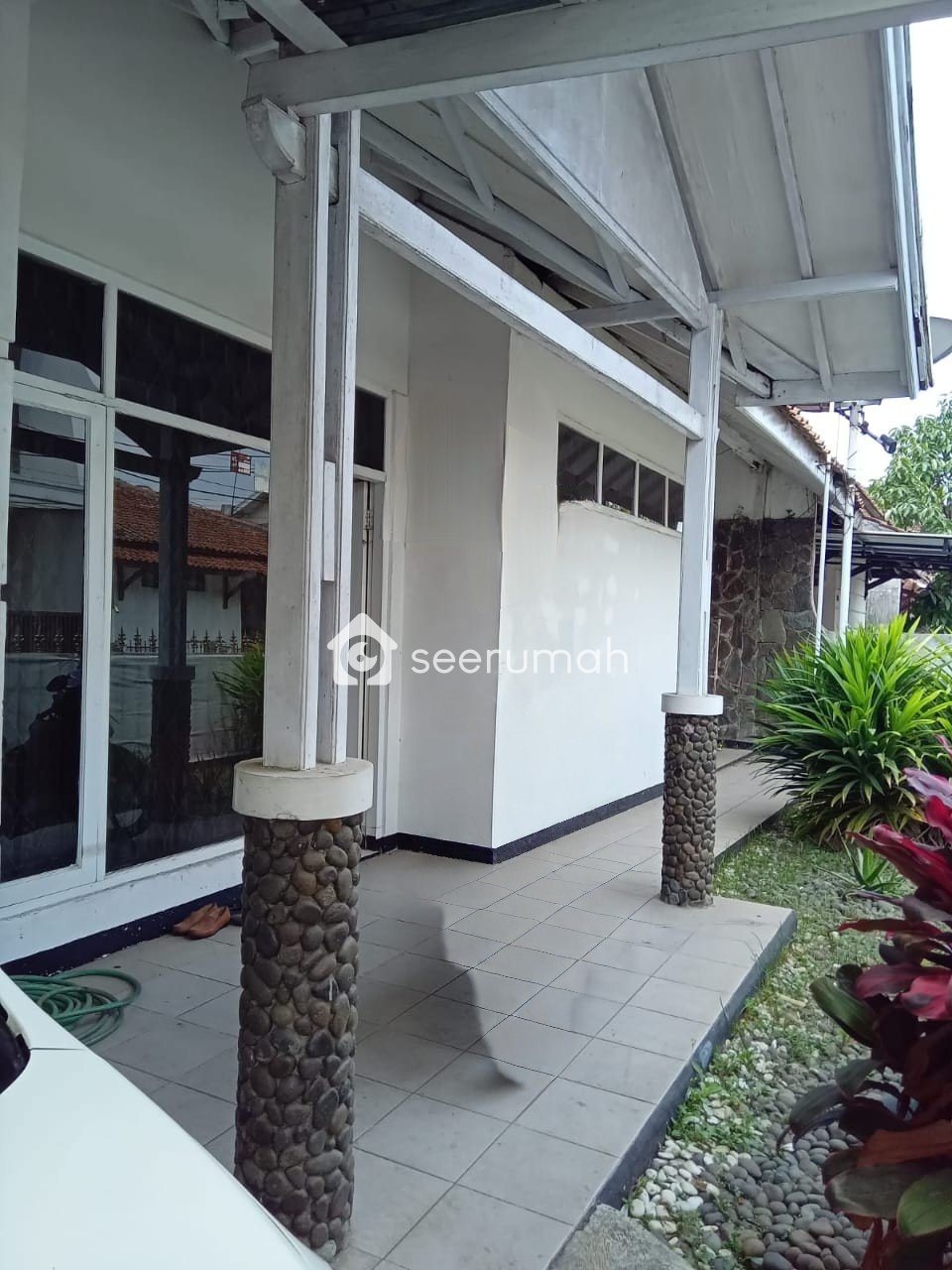 Rumah Luas 200m2 di Pharmindo Cimahi, Harga Murah - Image 1