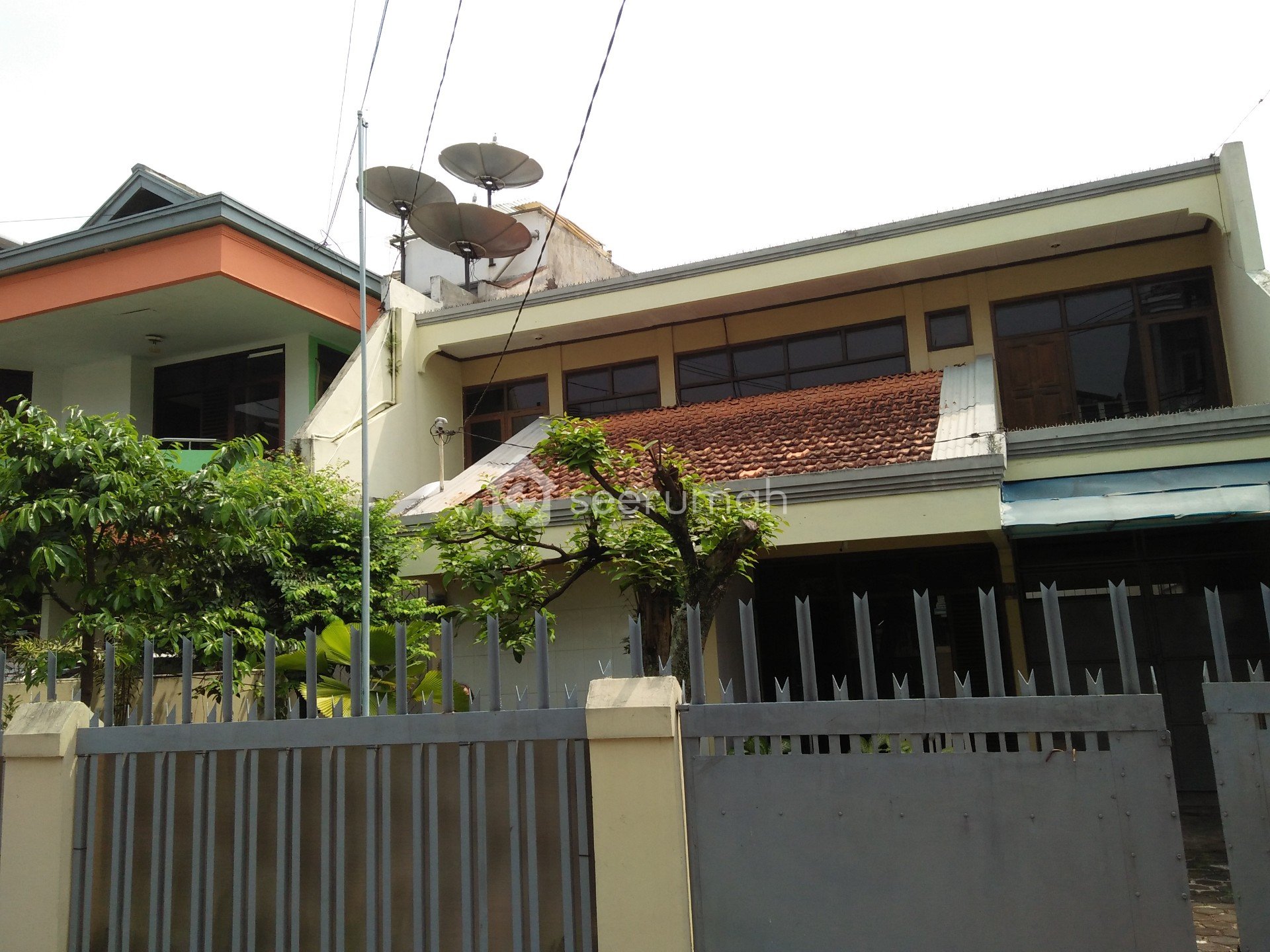 Rumah Luas Cocok utk kantor Pusat kota Babakan Jeruk Bandung - Image 1