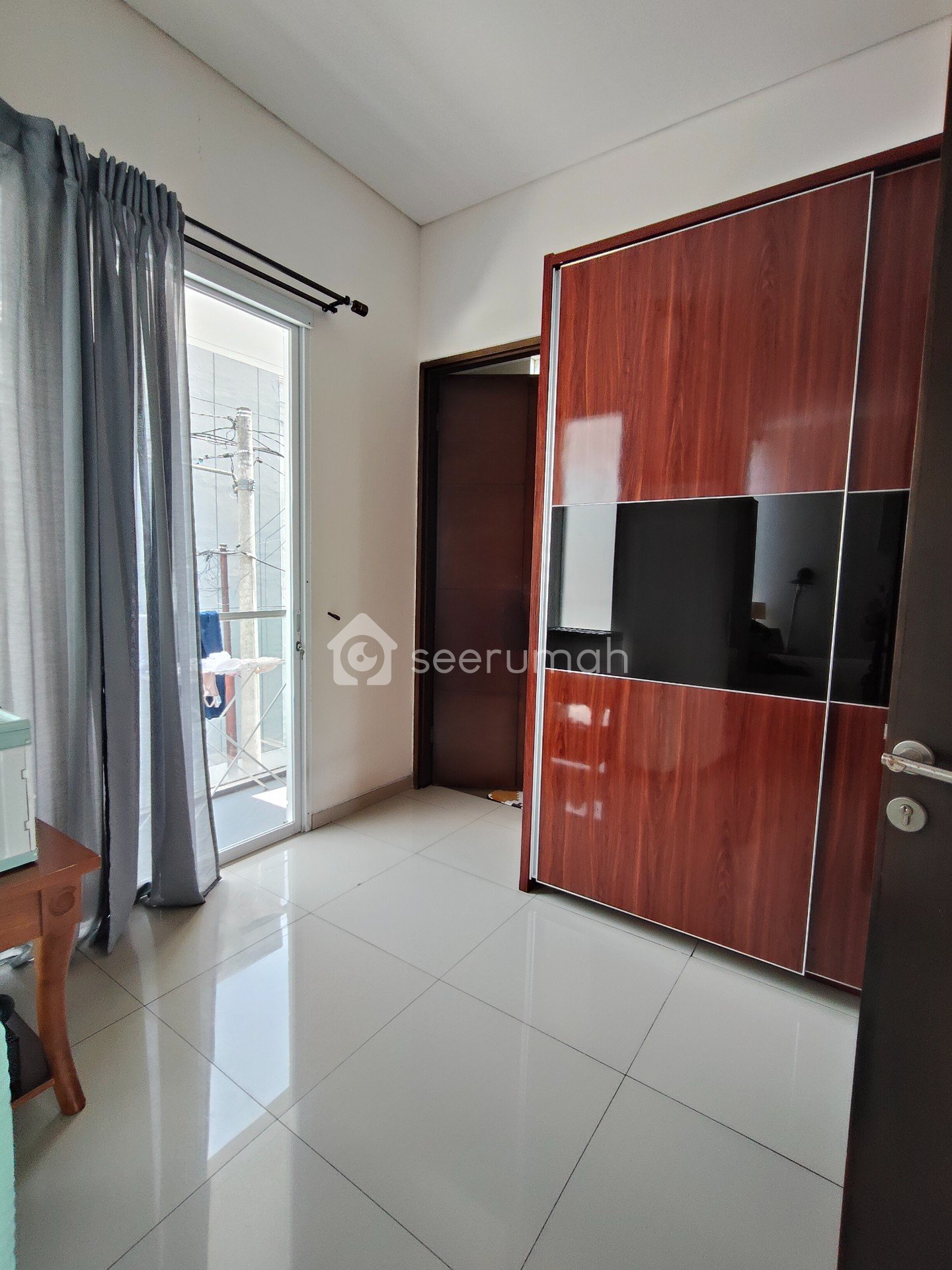 Foto 7 properti: Rumah Modern Minimalis Harga Keren Sukahaji  Bandung