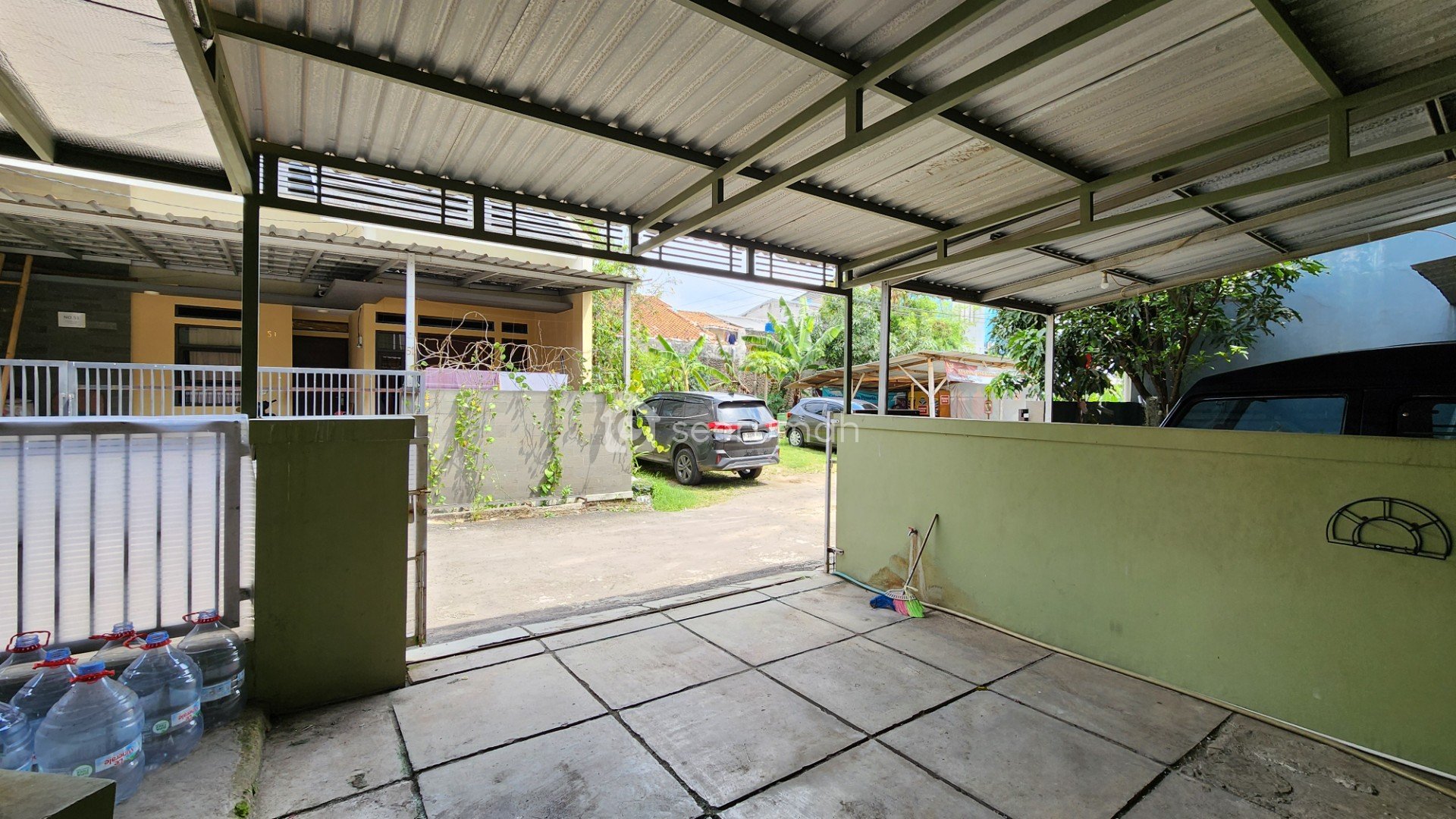 Foto tambahan properti: Rumah Cisaranten Dijual - 2 foto lainnya