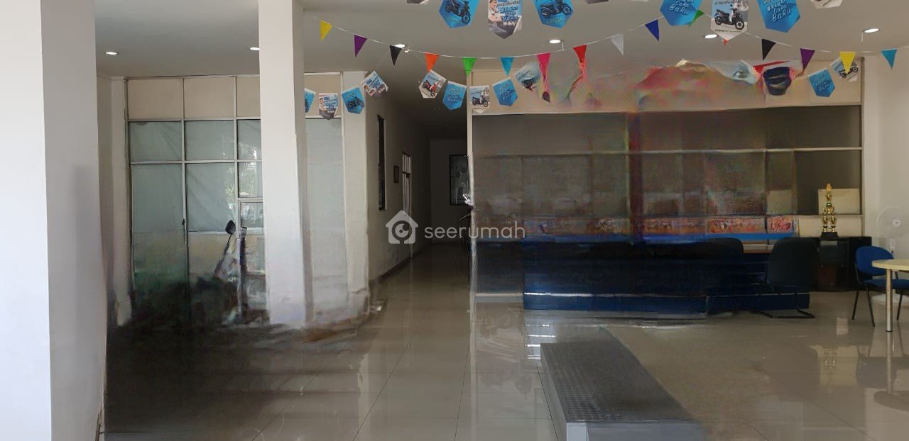 Foto tambahan properti: Jual Cepat Jarang Ada, Ruang Usaha Soekarno Hatta Mainroad - 3 foto lainnya