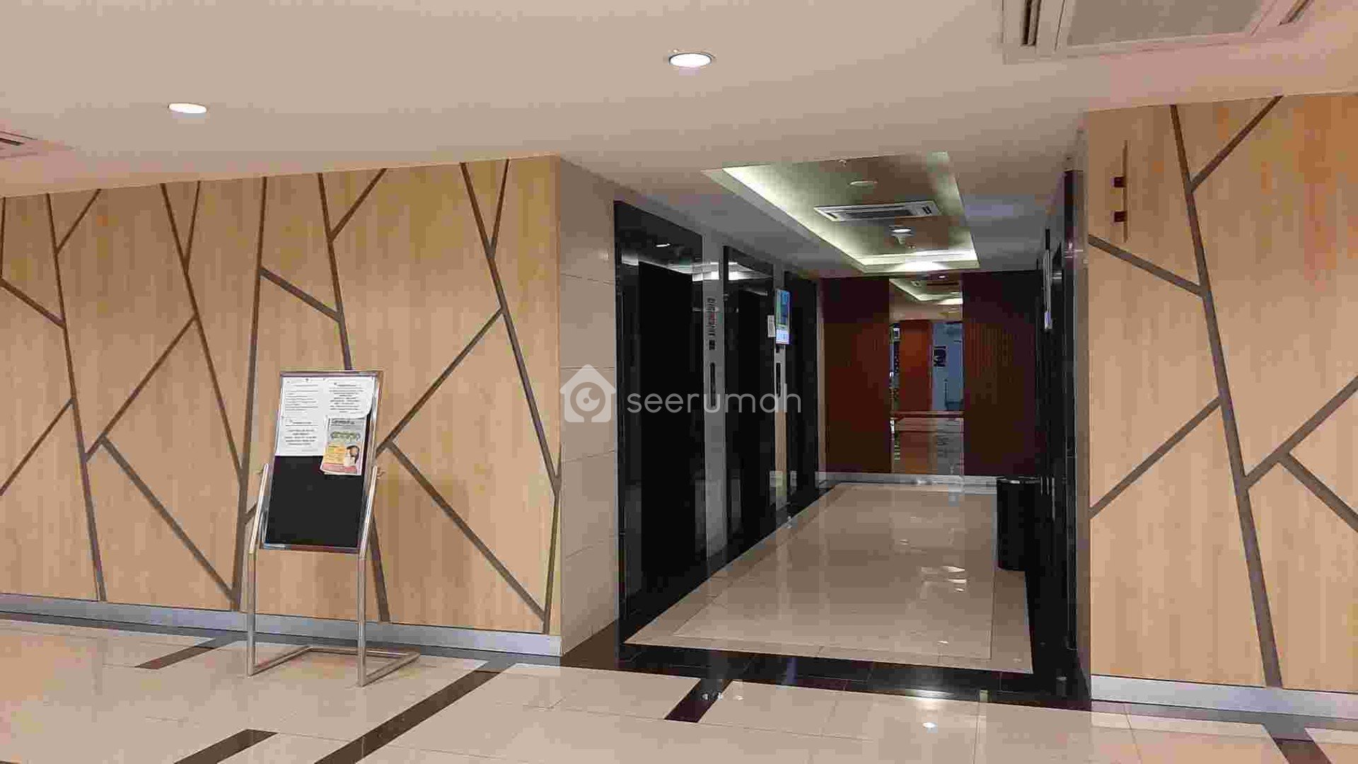 Foto tambahan properti: Jual Cepat Jauh Dibawah Pasar, Grand Kamala Lagoon 2 bedroom hanya 380 juta - 2 foto lainnya
