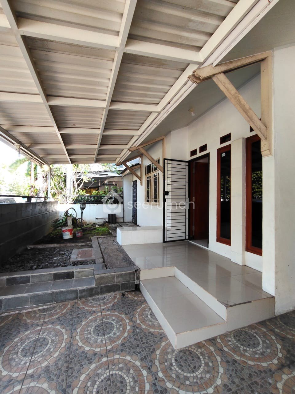 Rumah Luas dan Nyaman Kopo Permai Bandung - Image 1