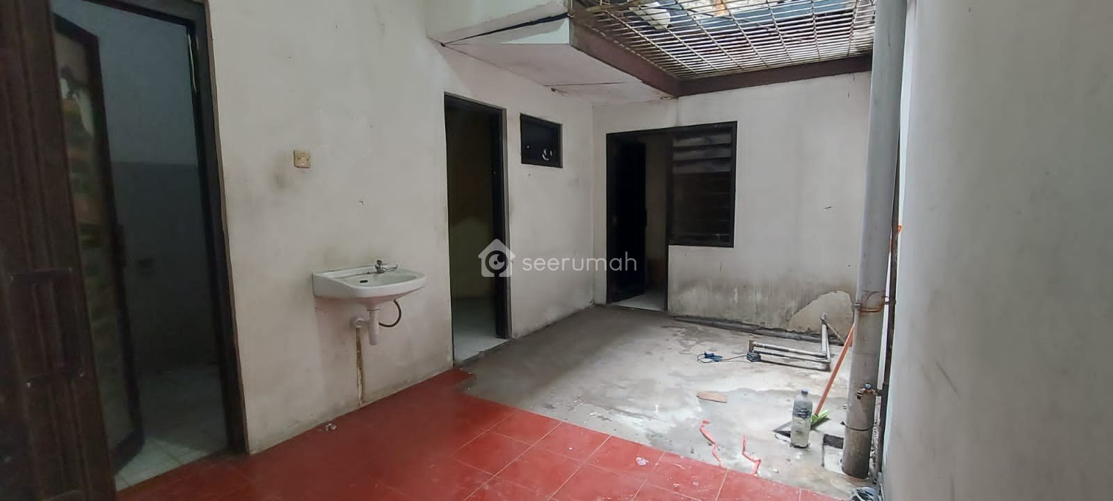 Foto tambahan properti: Ruko strategis Tengah Kota jalan Peta  Bandung - 3 foto lainnya