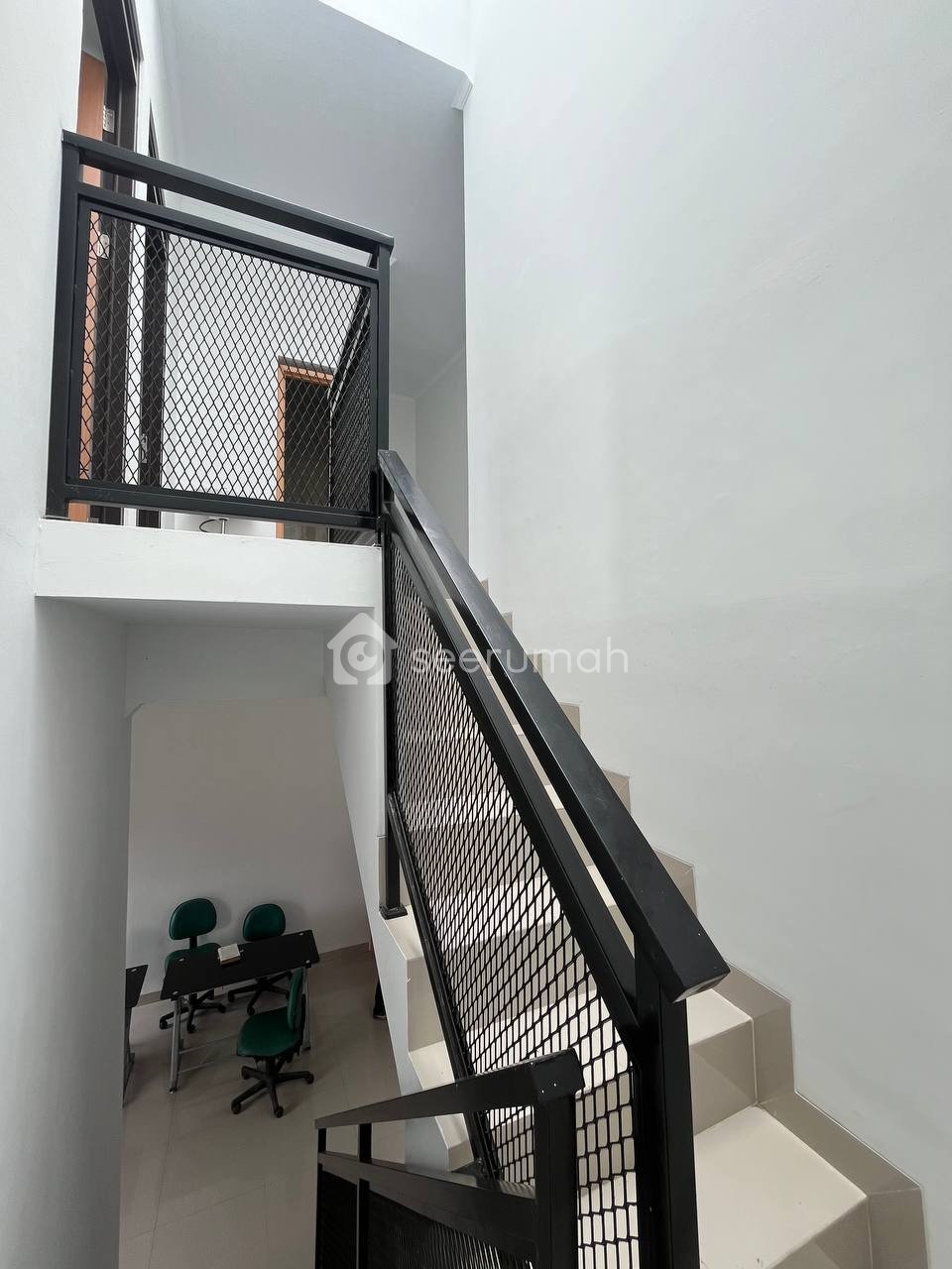 Lihat 3 foto lainnya dari properti: Rumah Cluster One Gate