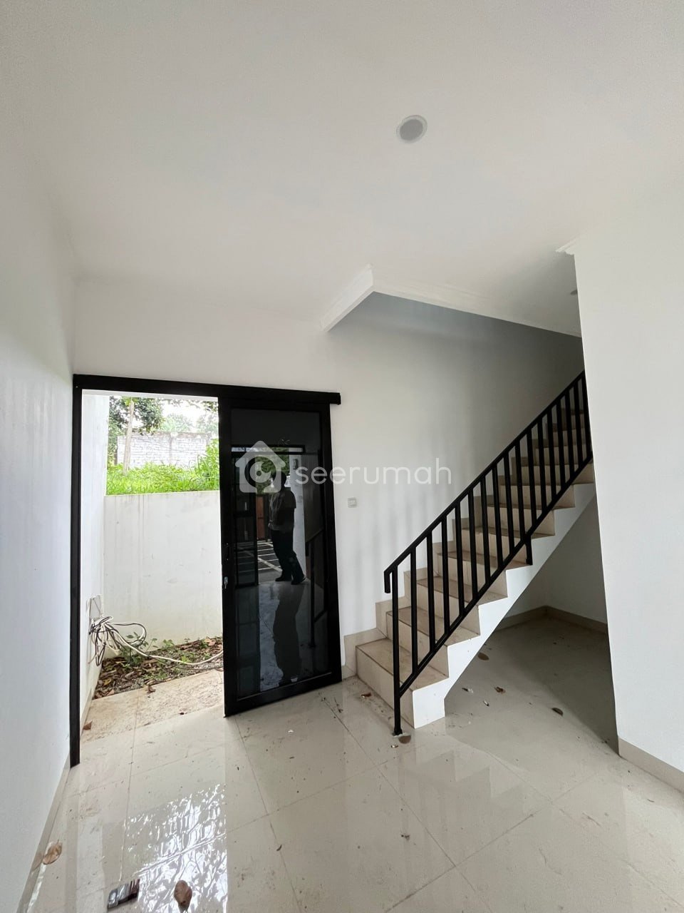 Foto 4 properti: Rumah Lantai 2 Custom di Jatihandap
