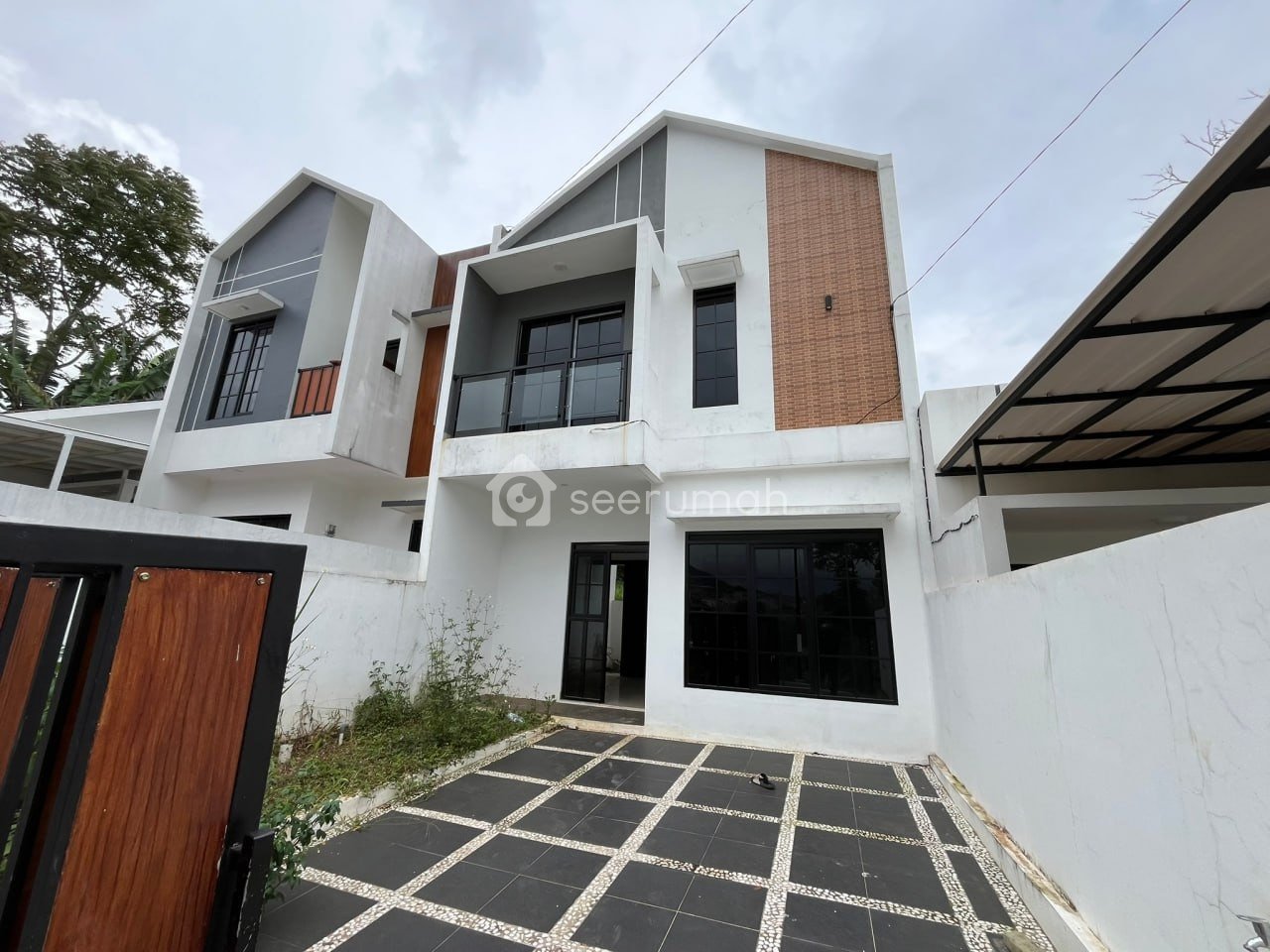 Rumah Lantai 2 Custom di Jatihandap - Image 2