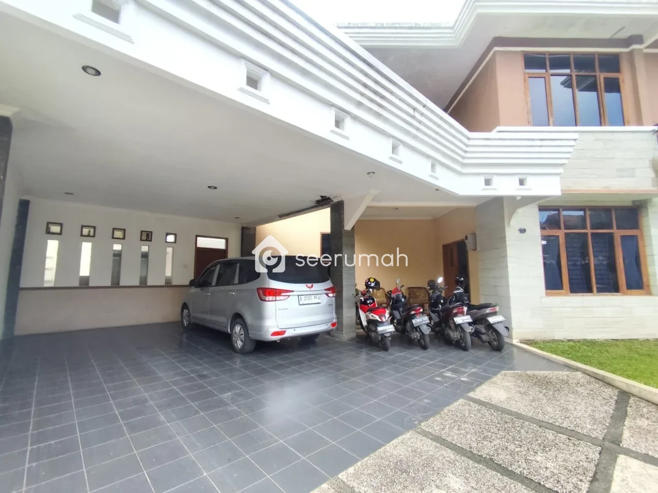 Rumah Elite 2 Lantai di Komplek Bumi Panyawangan Cileunyi Bandung - Image 2