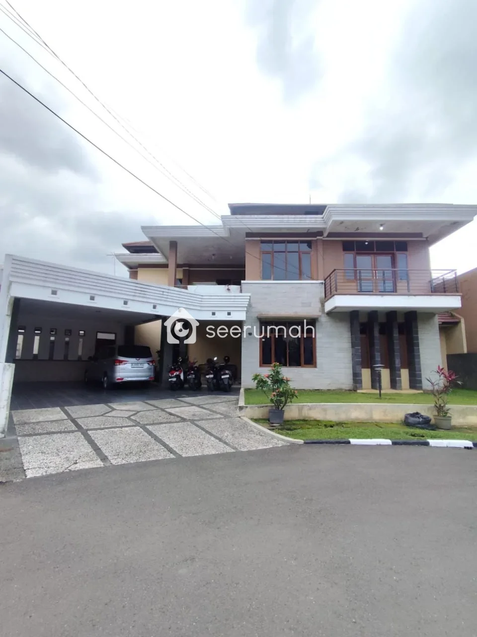 Rumah Elite 2 Lantai di Komplek Bumi Panyawangan Cileunyi Bandung - Image 1