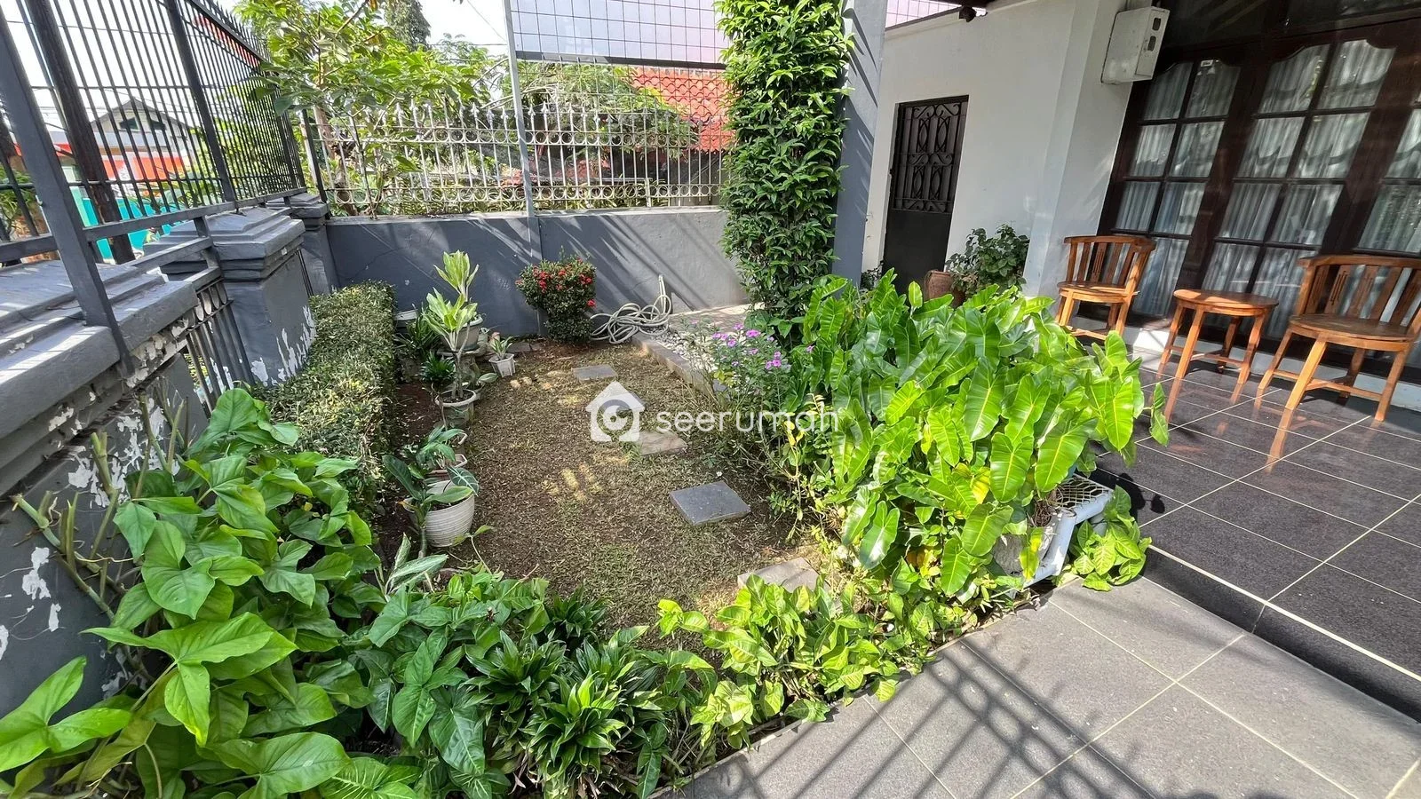 Foto 6 properti: Rumah Strategis dekat SMPN 50 Bandung, LT 308m2, 3 KT
