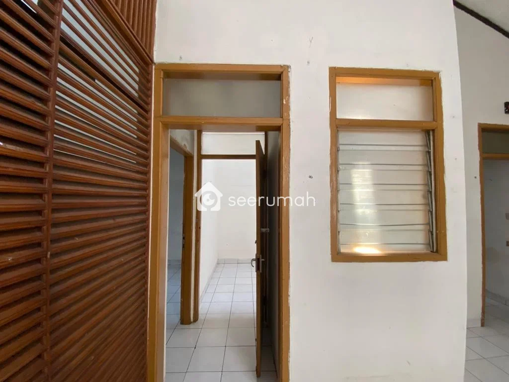 Foto 5 properti: Rumah Second Siap Huni di Antapani, 3 Kamar, Harga Nego