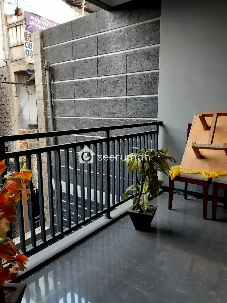 Foto 5 properti: Rumah 3 Lantai 6 Kamar Siap Huni di Mekarwangi