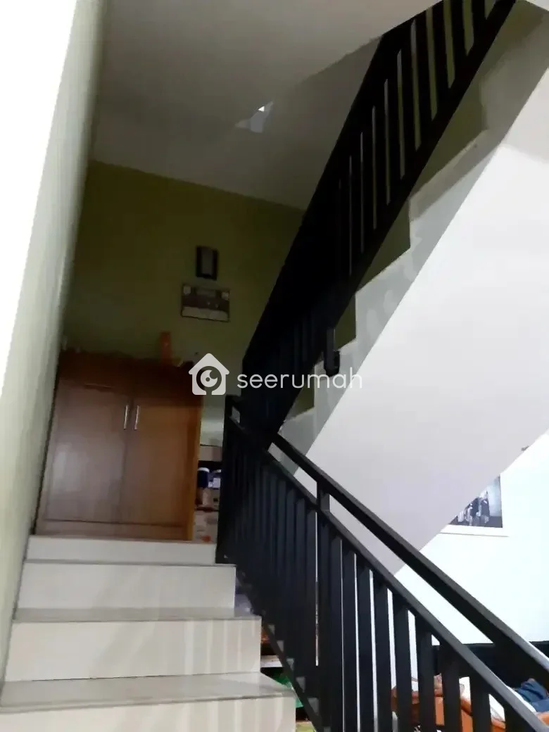 Foto 6 properti: Rumah 3 Lantai 6 Kamar Siap Huni di Mekarwangi