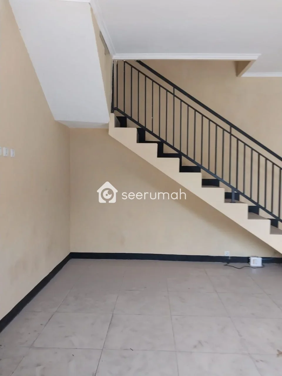 Foto 3 properti: Dijual Ruko 2.5 Lantai SHM di Baturaden Ciwastra Bandung