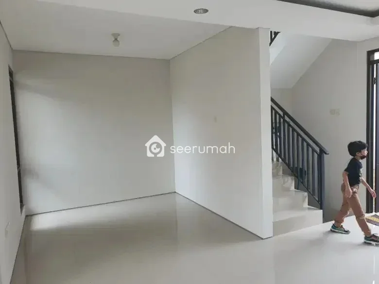Foto 5 properti: Rumah 2 Lantai di Komplek Megabrata Margasari Bandung, 3 KT, 120 m²