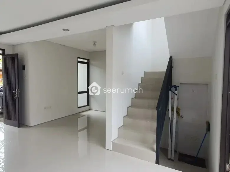 Foto 6 properti: Rumah 2 Lantai di Komplek Megabrata Margasari Bandung, 3 KT, 120 m²