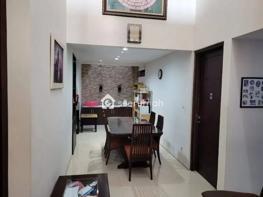 Lihat 4 foto lainnya dari properti: Rumah Minimalis Semi Furnished di Pasteur Bandung, 4+2 KT, 4 KM