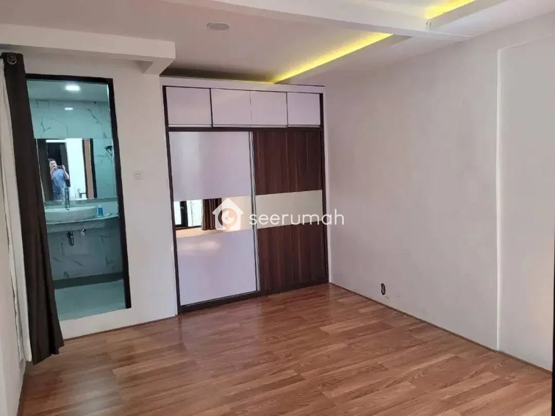 Foto 4 properti: Rumah Minimalis Semi Furnished di Pasteur Bandung, 4+2 KT, 4 KM