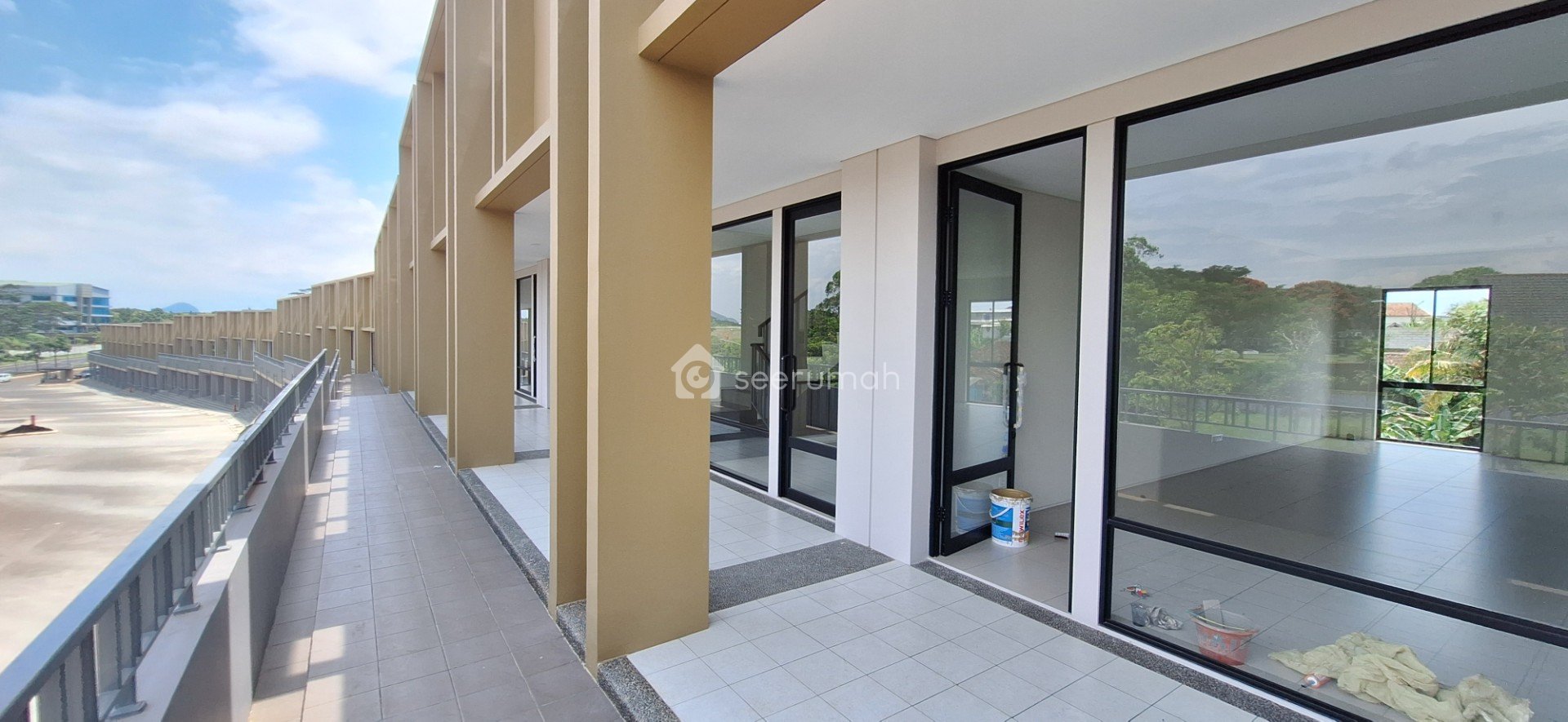 Ruko Baru di Kota Baru Parahyangan Bandung - Bebas Banjir, Dekat Pasar Modern, Siap Huni - Image 1