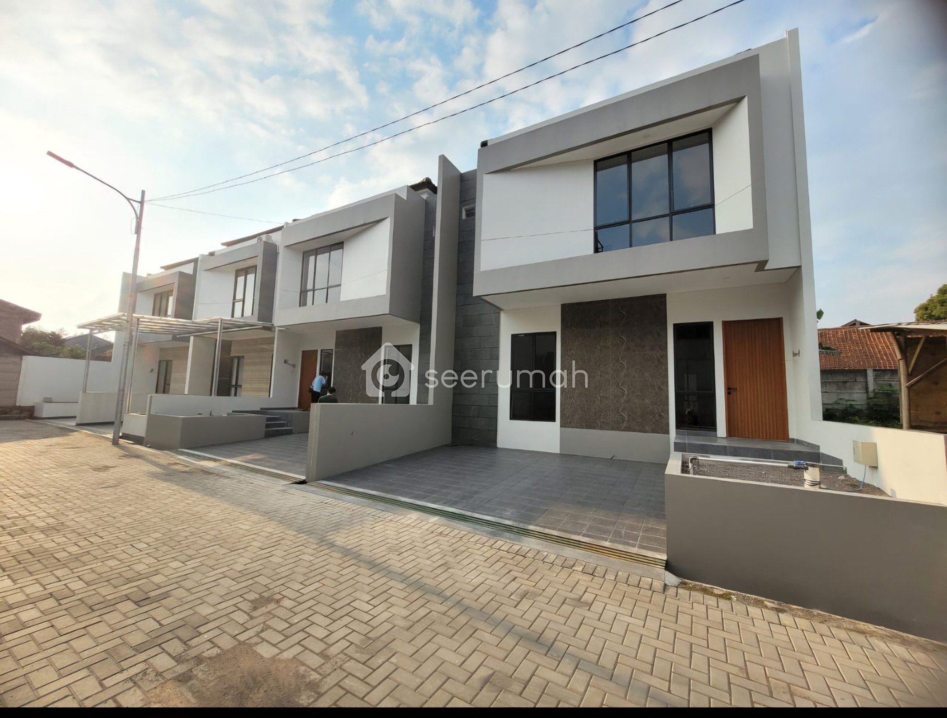 Rumah Baru 2 Lantai Minimalis Modern di Setra Duta Bandung - Siap Huni, Dekat Maranatha - Image 1