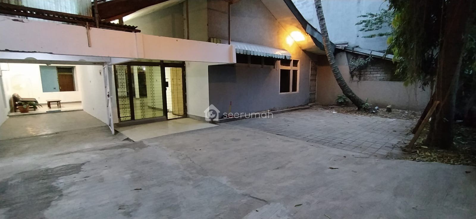 Ruang Usaha Holis Siap Pakai di Cigondewah Bandung - Dekat Tol, Bebas Banjir, Siap Huni - Image 1