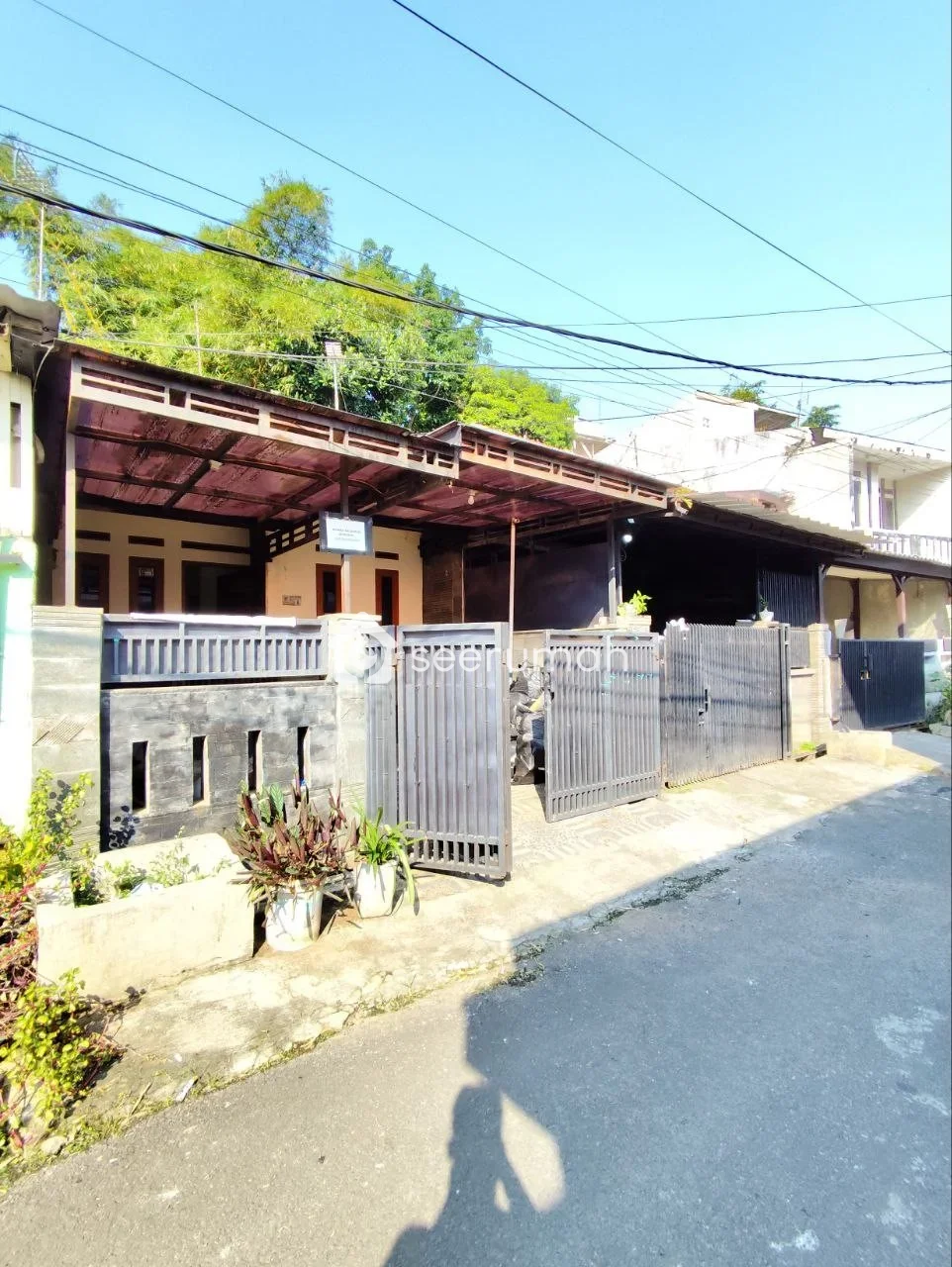 Foto 3 properti: Rumah 1,5 Lantai SHM di Griya Winaya Ujung Berung Bandung