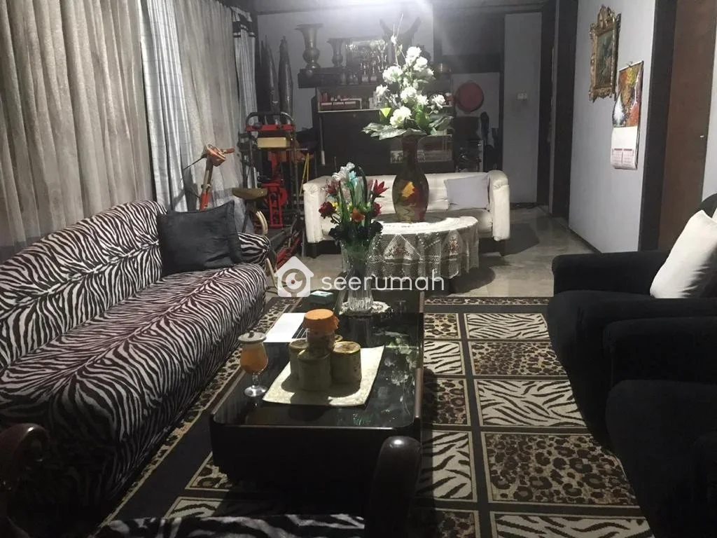 Lihat 4 foto lainnya dari properti: Rumah Luas 639 m2 di Buahbatu Bandung, 7+2 Kamar, Harga 25 M