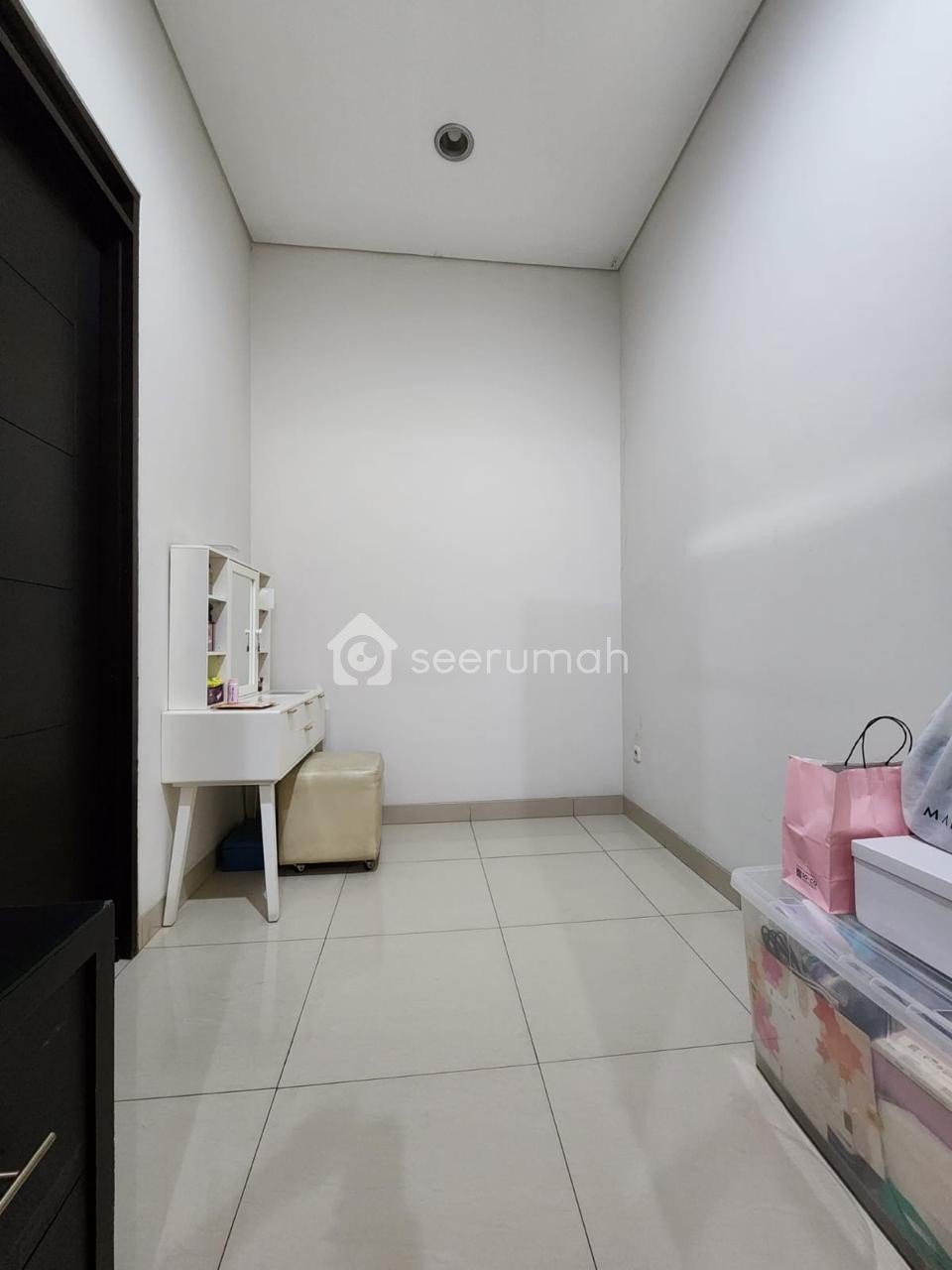 Rumah Mewah di Singgasana Bandung - Luas Nyaman, Dekat Tol, Siap Huni - Image 10