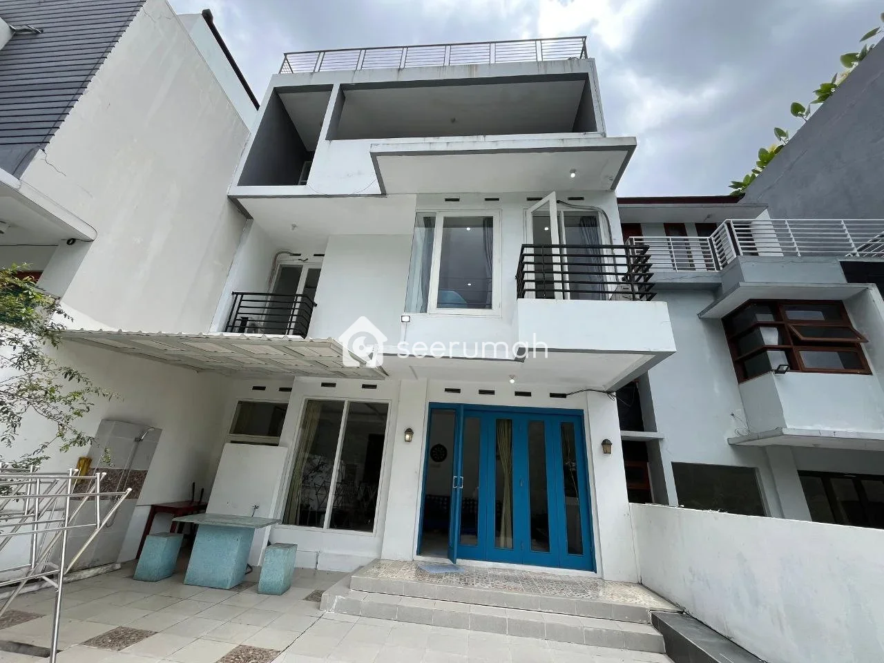 Villa Aesthetic Full Furnished dengan Kolam Renang di Dago Pakar - Image 1