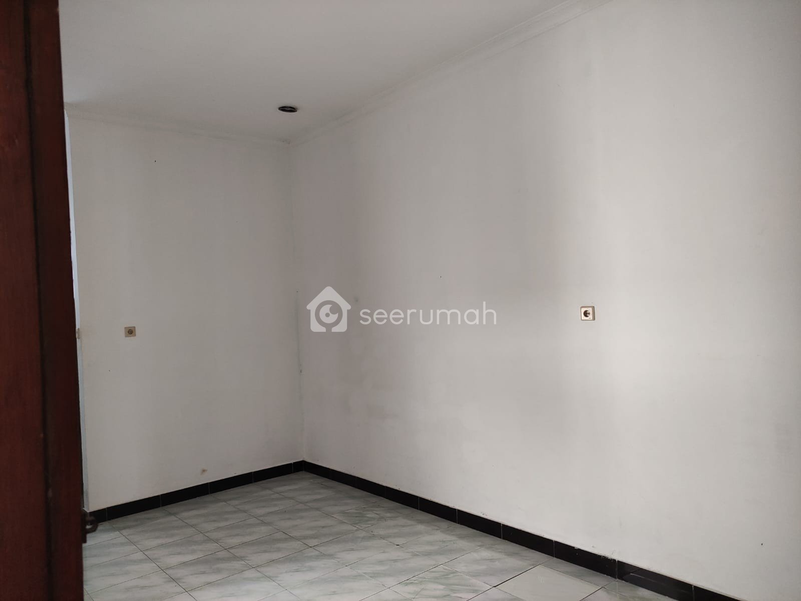 Rumah Mewah di Taman Kopo Indah Bandung - Bebas Banjir, Dekat Tol, Siap Huni - Image 10