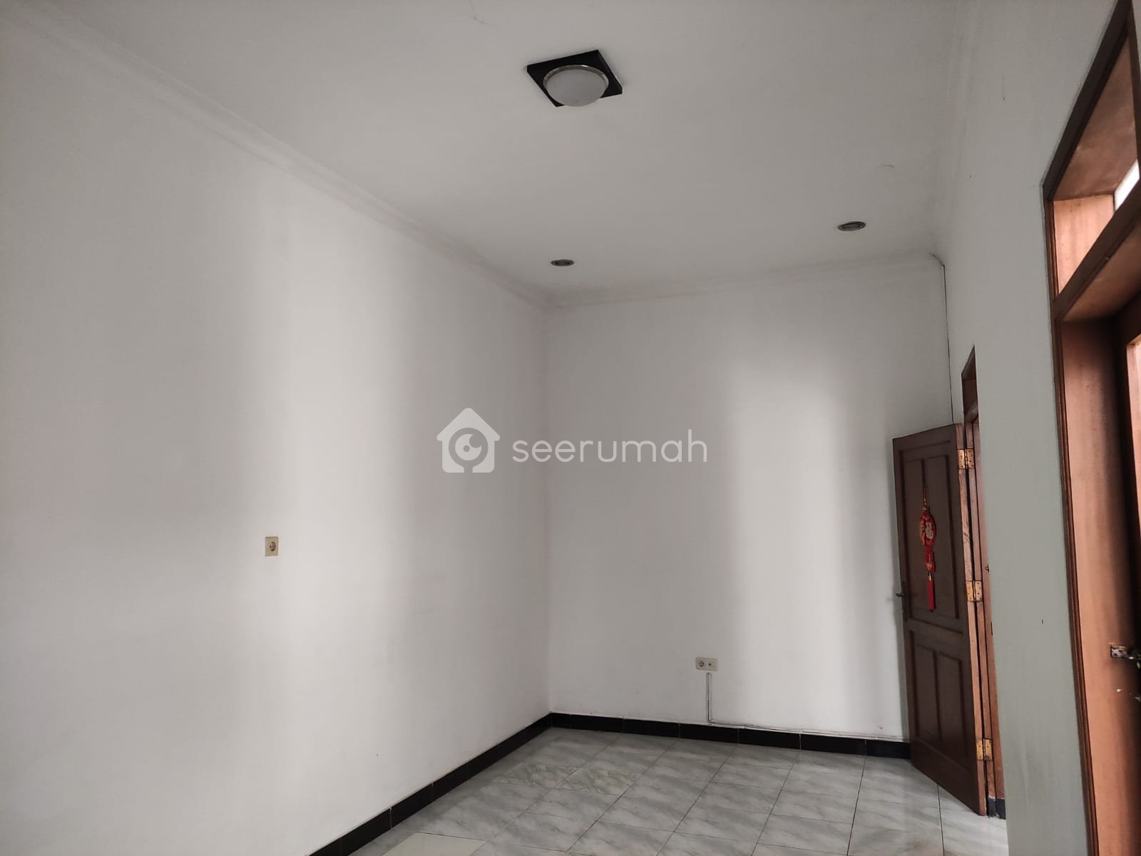 Rumah Mewah di Taman Kopo Indah Bandung - Bebas Banjir, Dekat Tol, Siap Huni - Image 1