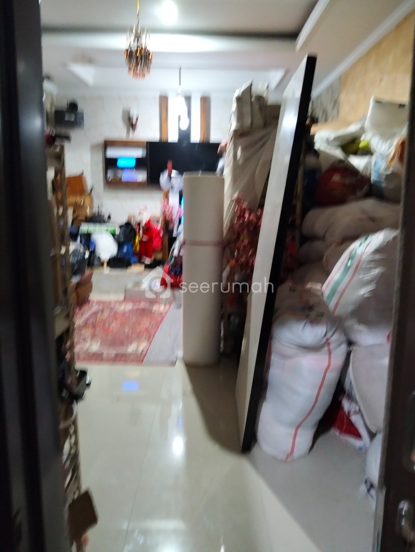 Rumah Mewah di Mekar Wangi Bandung - Luas Nyaman, Dekat Pusat Perbelanjaan, Siap Huni - Image 8