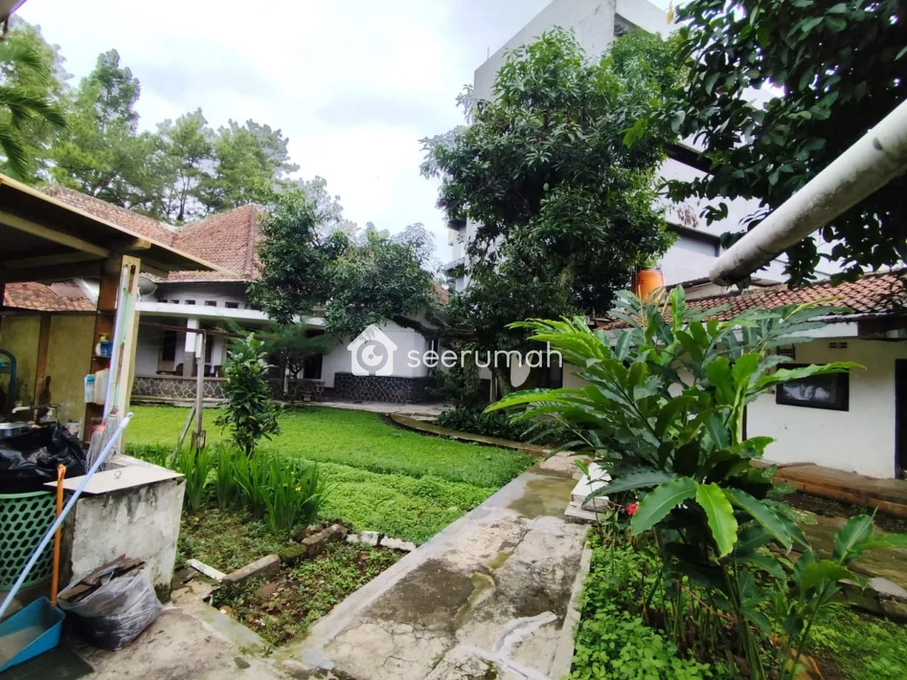 Lihat 4 foto lainnya dari properti: Rumah Heritage Belanda 1942 di Cihampelas, Cocok Usaha, 1250 m2