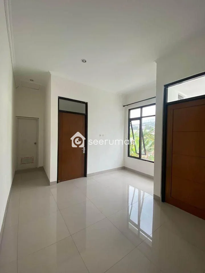 Foto 5 properti: Rumah 2 Lantai Siap Huni di Cluster Parongpong Bandung Barat