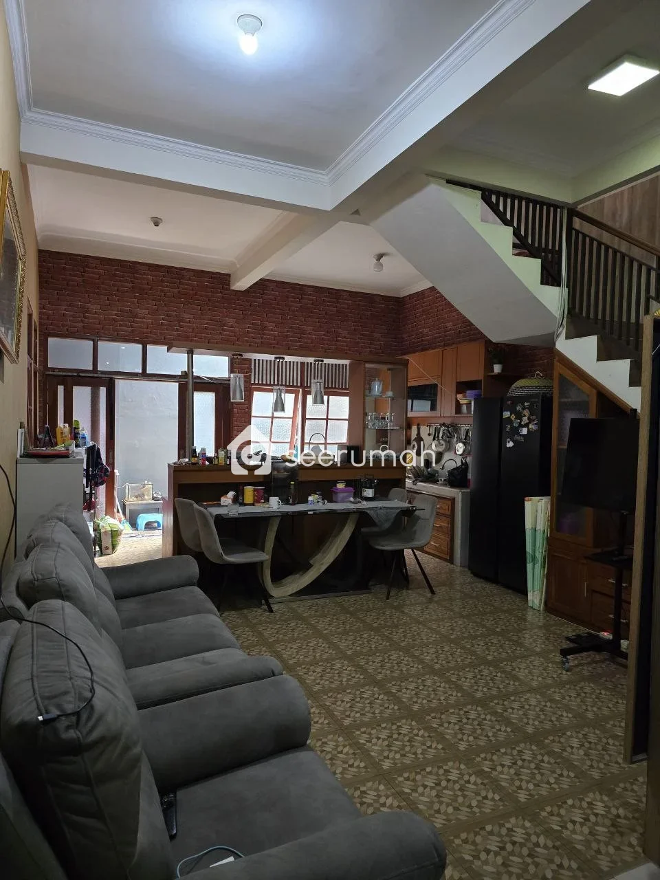 Foto 4 properti: Rumah Mewah 2 Lantai Asri Terawat di Cileunyi, 4 Kamar Tidur