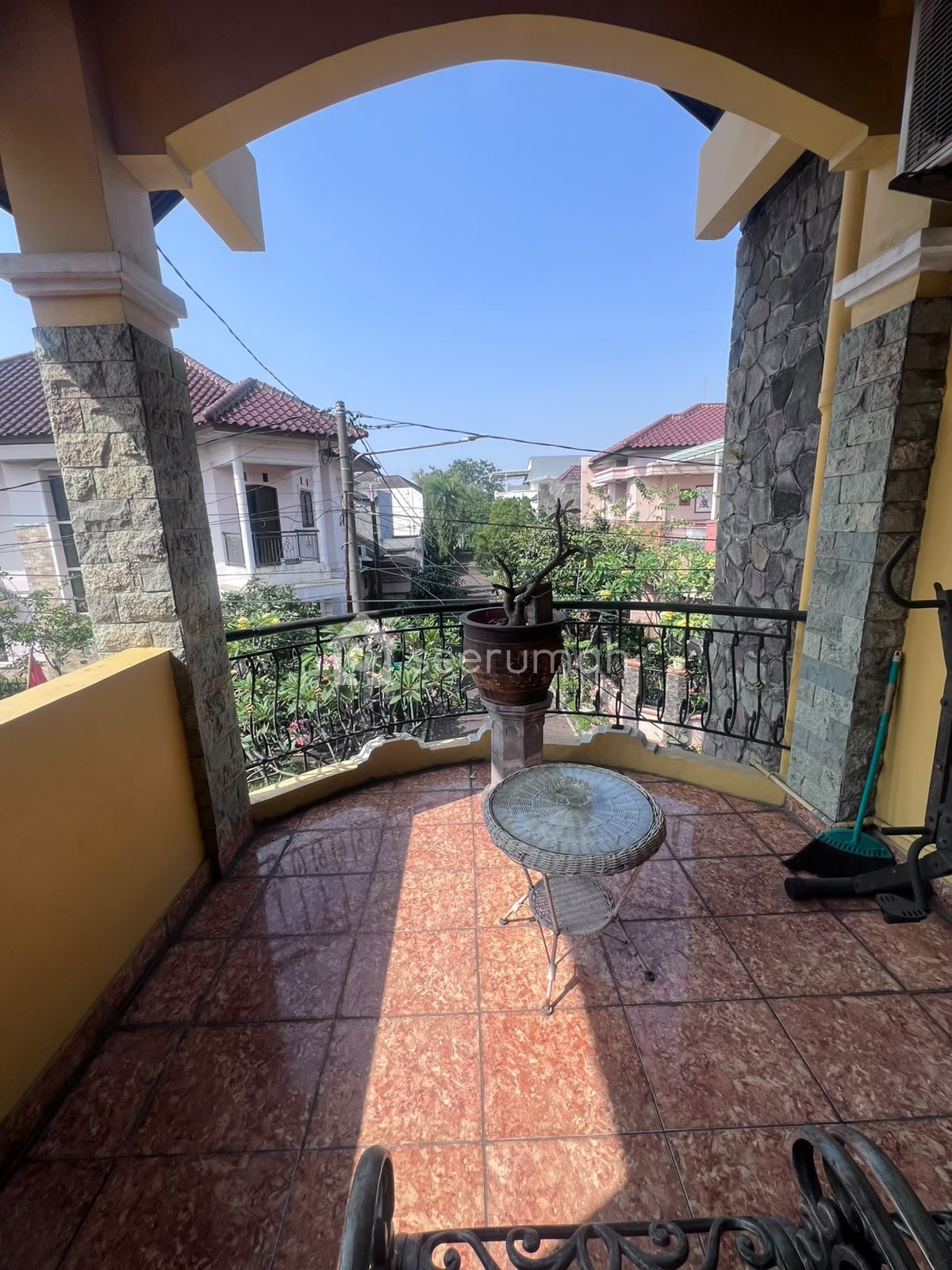 Rumah 3 Lantai Metro Margahayu - Image 2