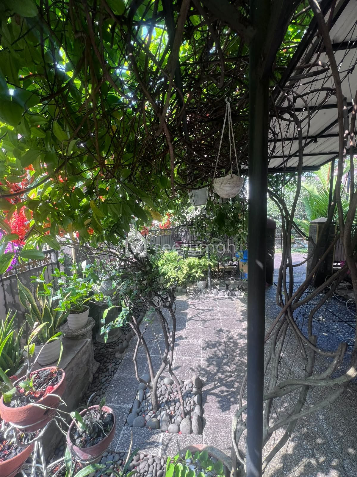 Foto 3 properti: Rumah 3 Lantai Metro Margahayu