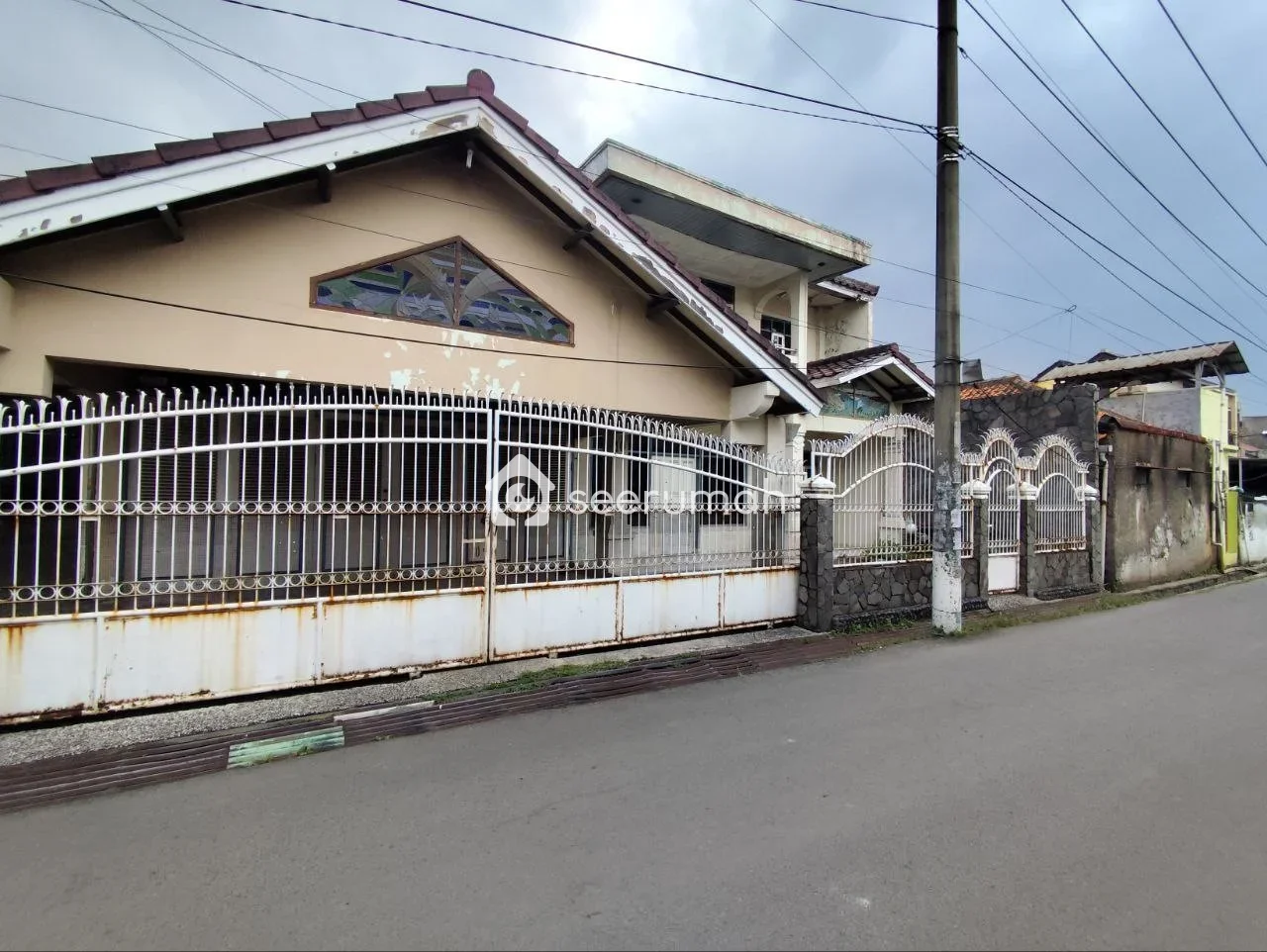 Dijual Rumah Hook 2 Muka di Randusari Timur, Kiaracondong - Image 1