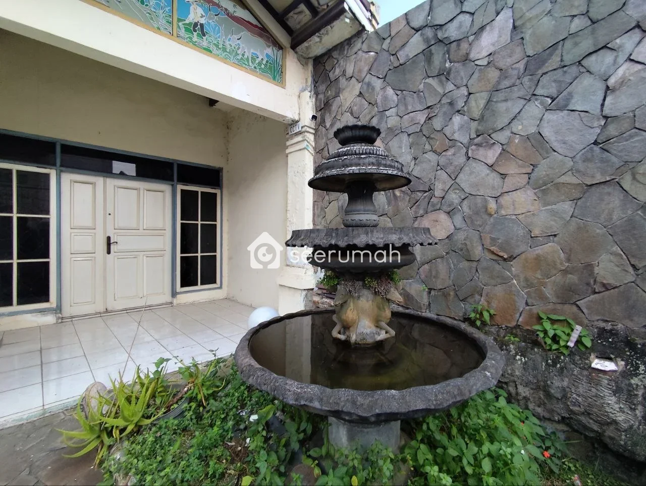 Lihat 4 foto lainnya dari properti: Dijual Rumah Hook 2 Muka di Randusari Timur, Kiaracondong