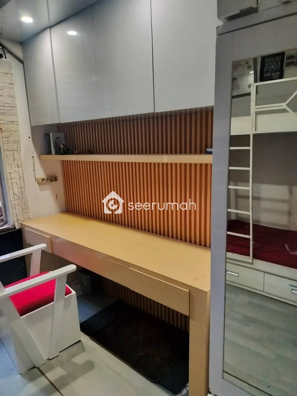 Lihat 3 foto lainnya dari properti: Rumah Full Furnished di Moh Toha, Bandung Tengah - 3 Kamar